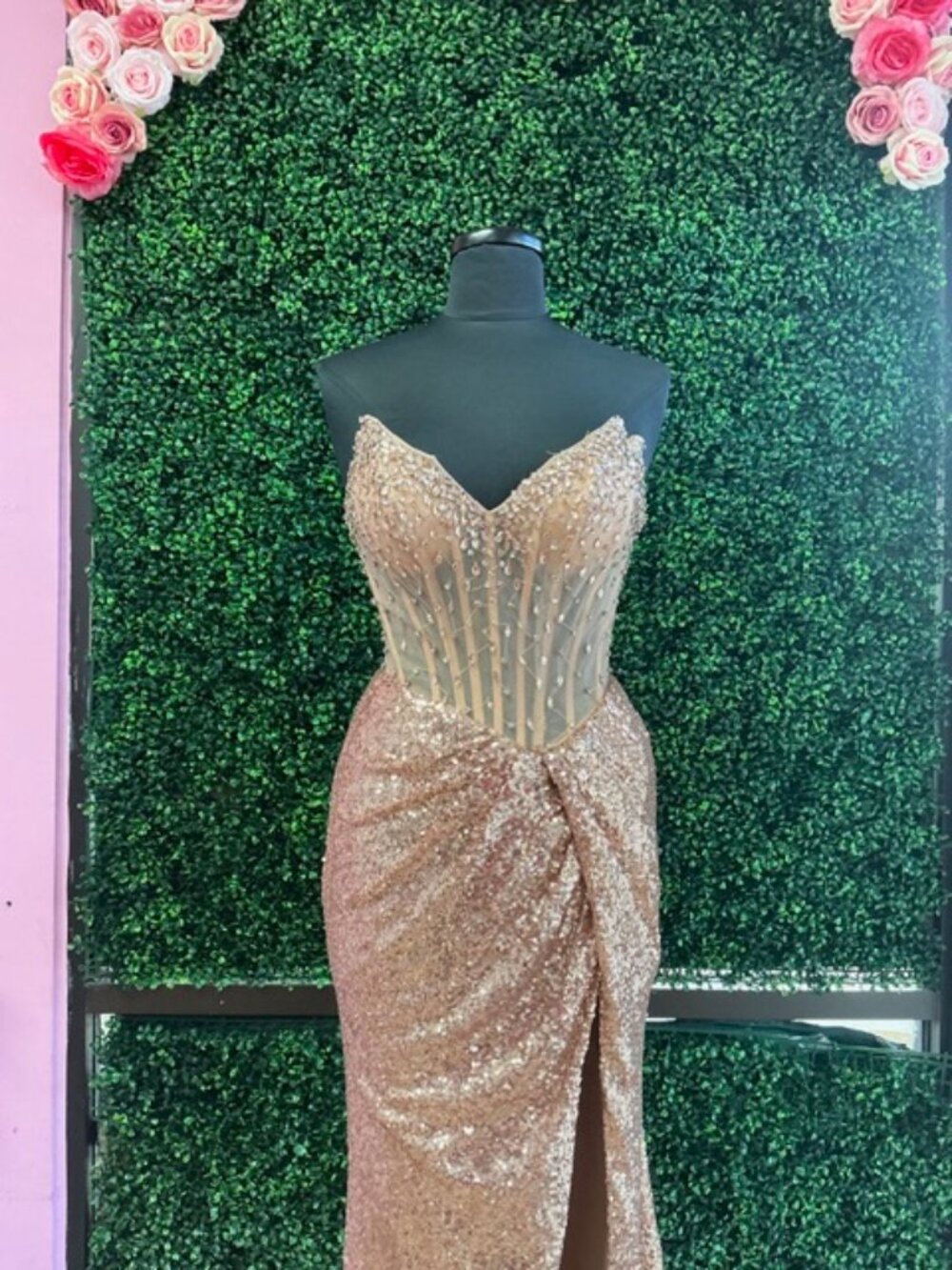 LaDivine, Gold, Size 4